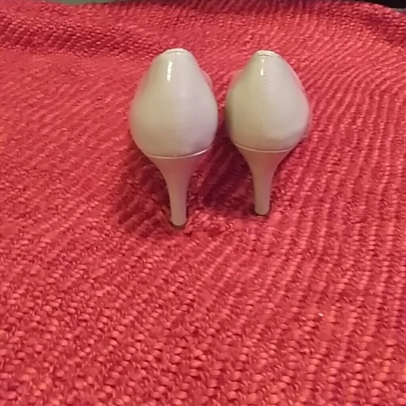 Anne Klein - Picture 2 of 4