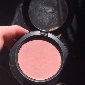 🎀 MAC blush in "Blushbaby"