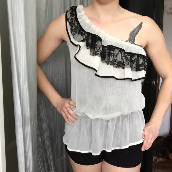 Guess Brand One Shoulder Top - Picture 2 of 5
