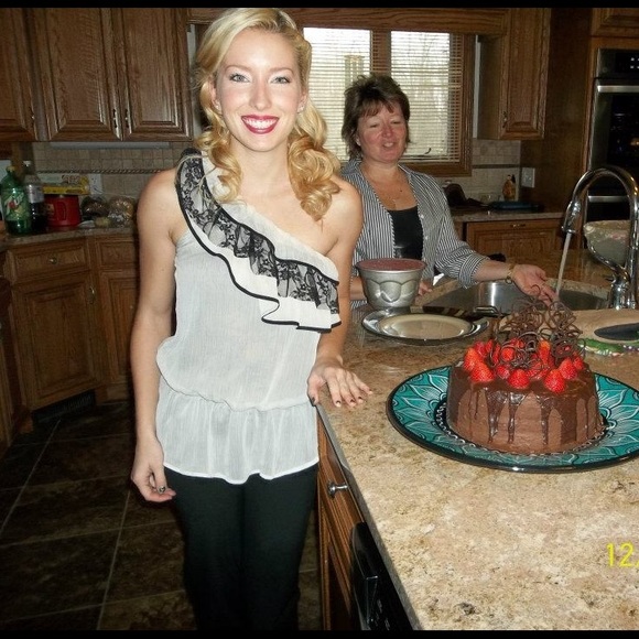 Guess Brand One Shoulder Top - Picture 4 of 5