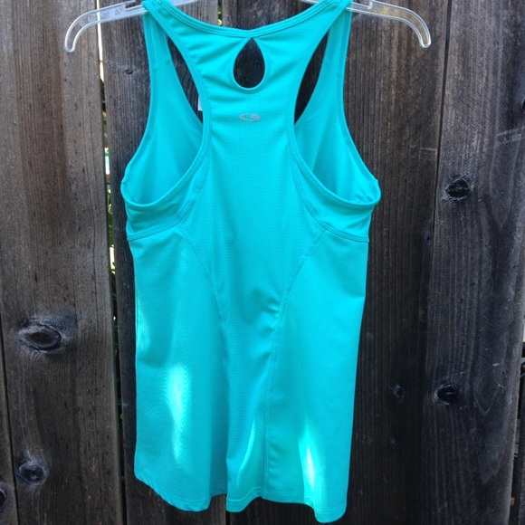 🎀 Pretty Workout Tank 🎀 - Picture 2 of 3