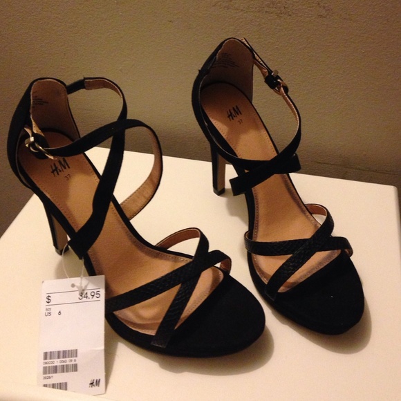 H&M Shoes - 🎀HP🎀 H&M Heels!