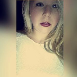 Meet your Posher, Nikkii