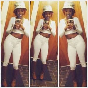 Meet your Posher, Charish