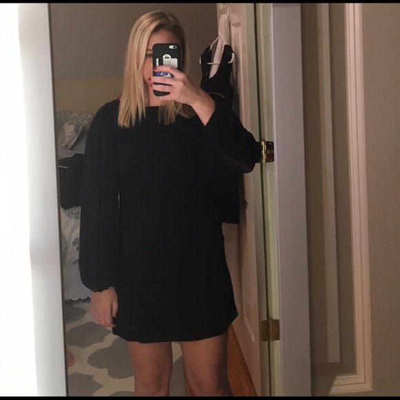 Black long sleeve dress with belt