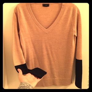 Super-soft Camel-colored Sweater with Colorblock