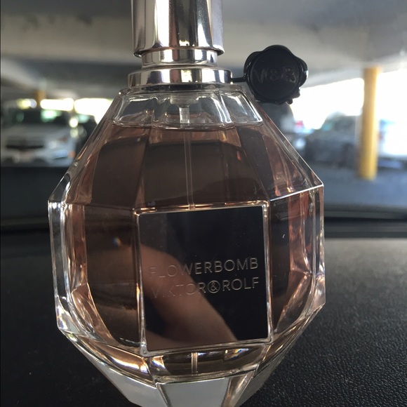 Flowerbomb 3.4oz perfume - Picture 3 of 4