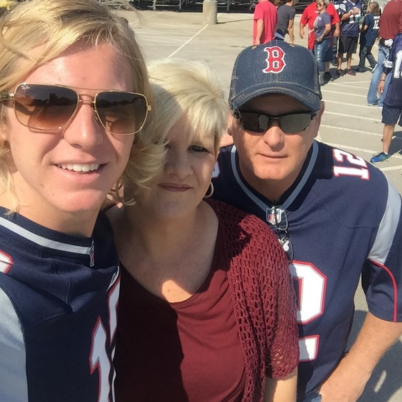 Meet your Posher, Vickie - Picture 1 of 1