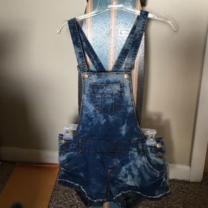Short overalls