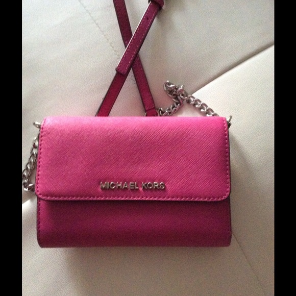 🚨SOLD🚨Michael Kors Wallet on a chain (woc) - Picture 1 of 4