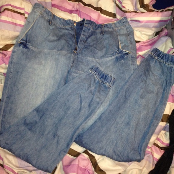 Boyfriend Jeans/F21