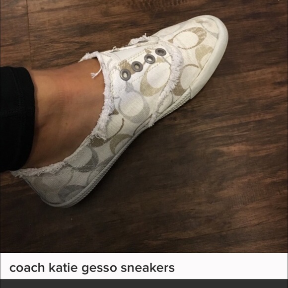 Iso of these shoes size 5.5 or 6