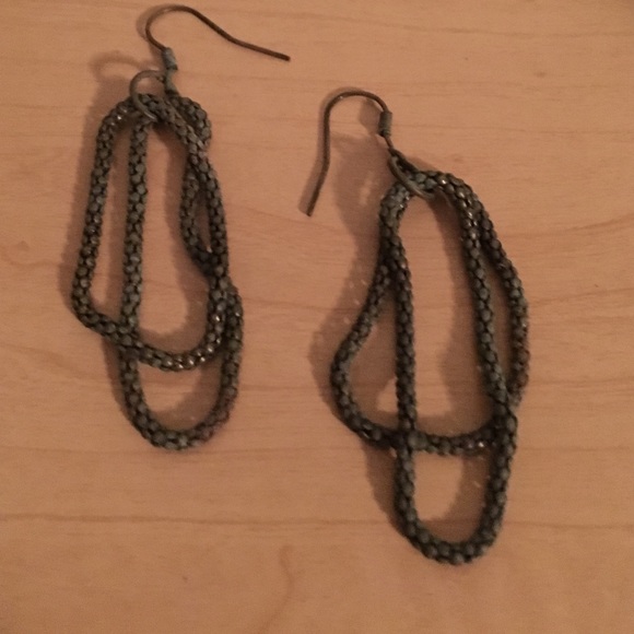 Metal rope-like earrings