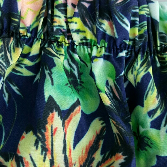 New Tropical Summer Shorts - Picture 3 of 4