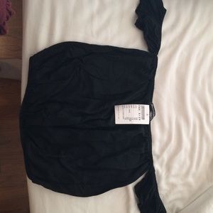 brandy Melville no sleeve crop top