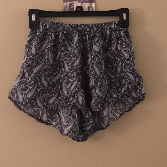 Brandy Melville paisley shorts
