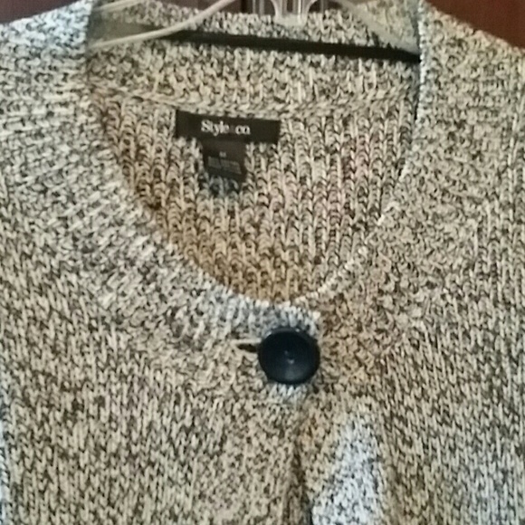 Cardigan - Picture 2 of 4