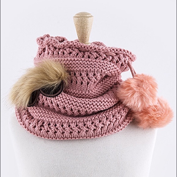 Fluffy adjustable knit beanie/Neck warmer - Picture 2 of 3