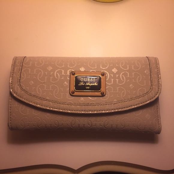 Guess Wallet.