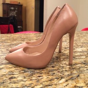 Tony Bianco Leola pumps size 5