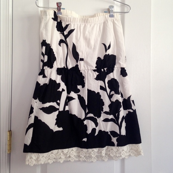 Patterned Dress - Picture 2 of 2