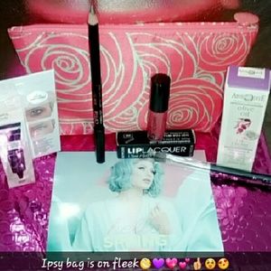 Ipsy bag not for sale just sharing