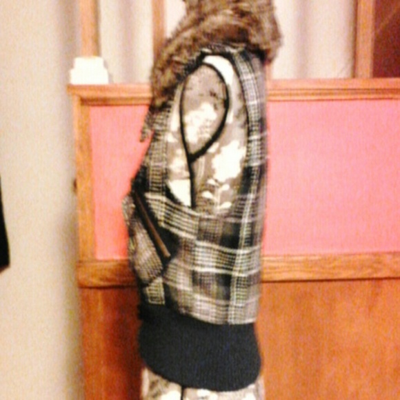 Apollo out wear vest - Picture 3 of 4