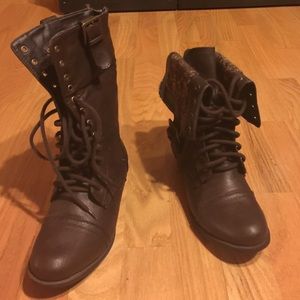 Super cute Aeropostale boot!!