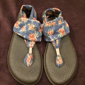 Sanuk Floral Yoga Mat Shoes