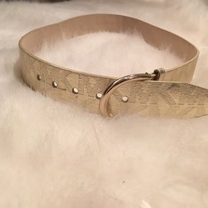 Gold Michael Kors belt ✨