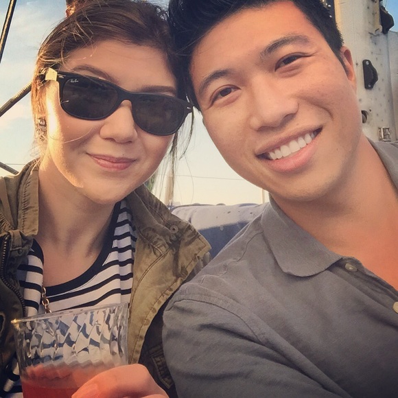 Meet your Posher 💐 - Picture 2 of 3