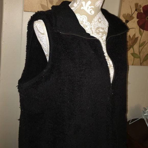 ✨✨Reversible Fleece Vest✨✨ - Picture 3 of 3