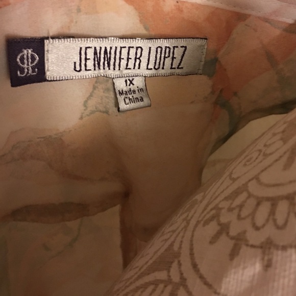 🌻Sheer Floral Blouse🌻 - Picture 3 of 4