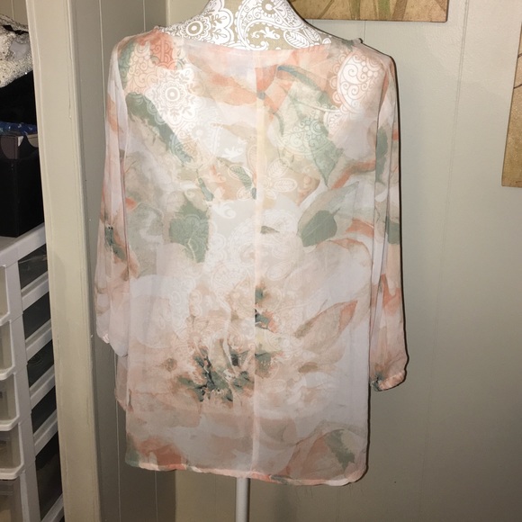 🌻Sheer Floral Blouse🌻 - Picture 4 of 4
