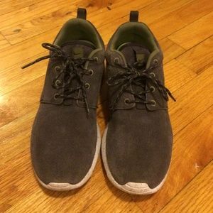 Nike Roshe Run Purple