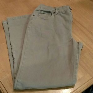 Gloria Vanderbilt tan jeans size 6
