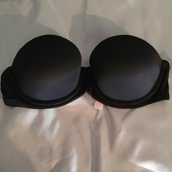 Black Strapless Push-Up Bra.