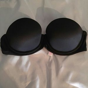 Black Strapless Push-Up Bra.