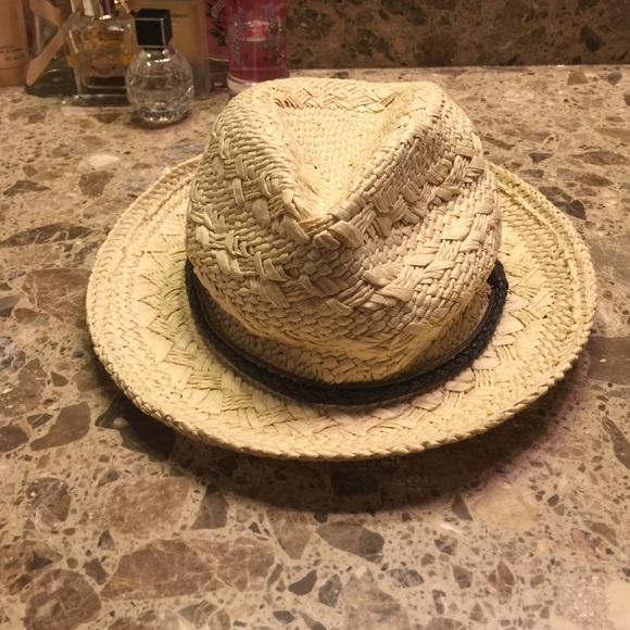 Beige stray hat!! FREE WITH PURCHASE‼️ - Picture 1 of 1