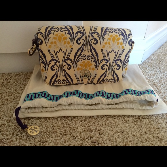 NWOT Tory Burch Mini Robinson Crossbody