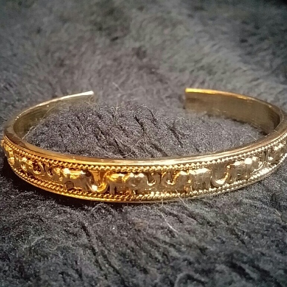 Adorable Elephant bracelet!