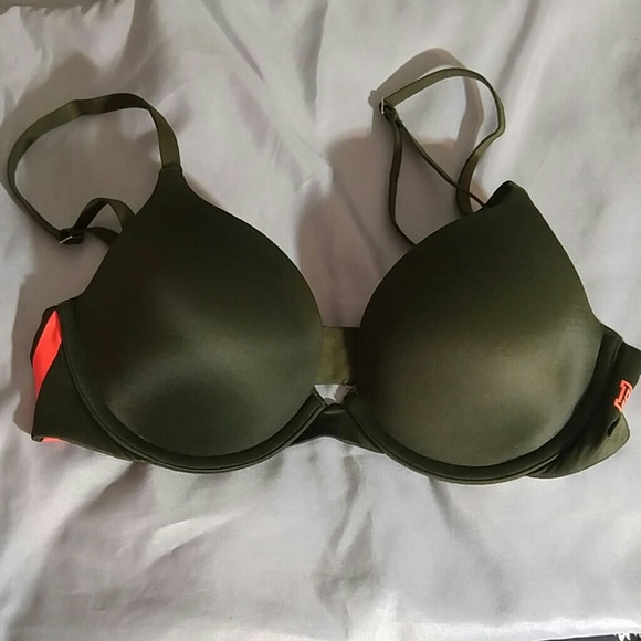 NWOT Lightly Lined VS Pink Bra.