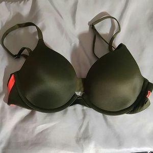 NWOT Lightly Lined VS Pink Bra.