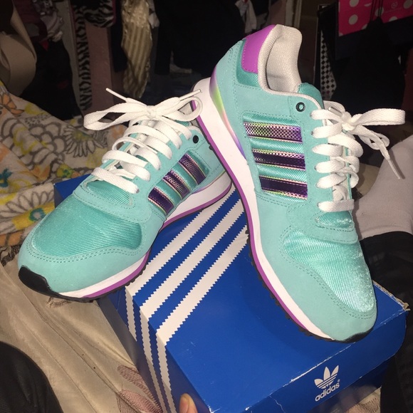 Brand new never worn women's adidas !