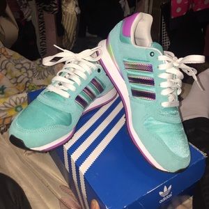 Brand new never worn women's adidas !
