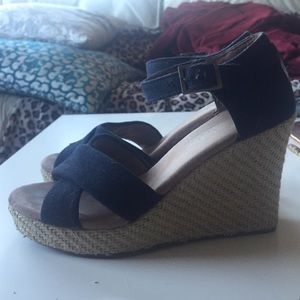 TOMS Canvas Black Wedges