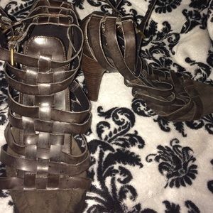 Nine West crochet leather brown heels
