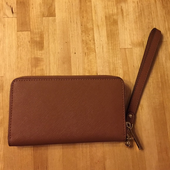 ❌SOLD! Michael Kors Wallet/Clutch - Picture 2 of 3