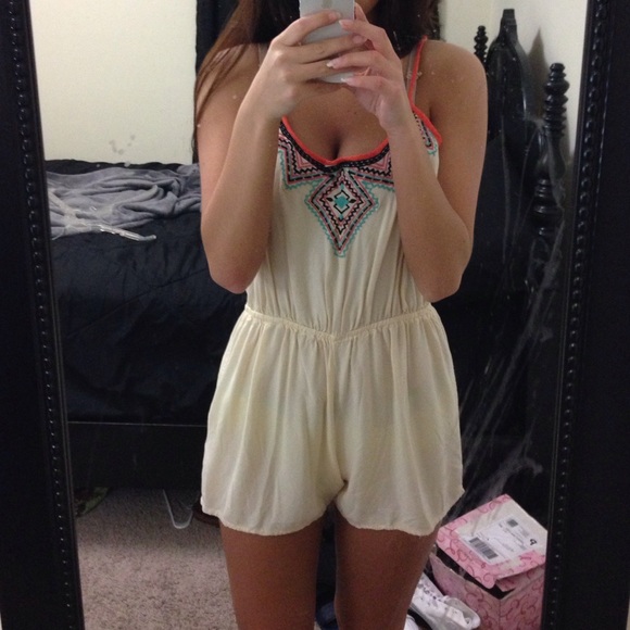 Cream romper