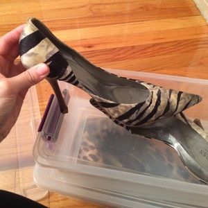 Guess zebra heels